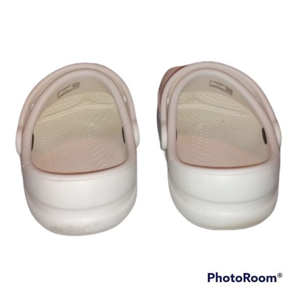 CROCS White Unisex Sandals - Picture 4 of 16